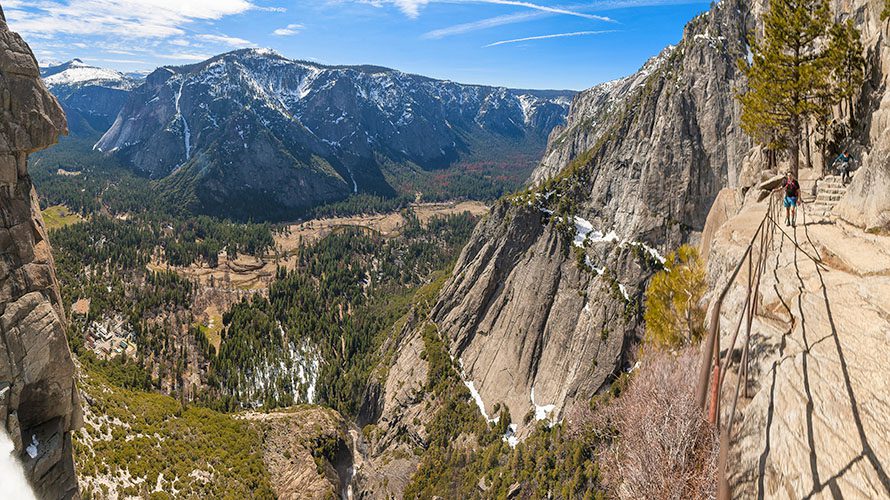 Snowy mountains, granite cliffs, hiking, backpacking, Yosemite National Park