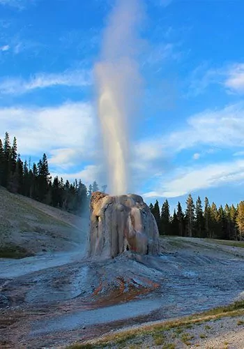 Best Of Yellowstone Inn-based Hiking Tour