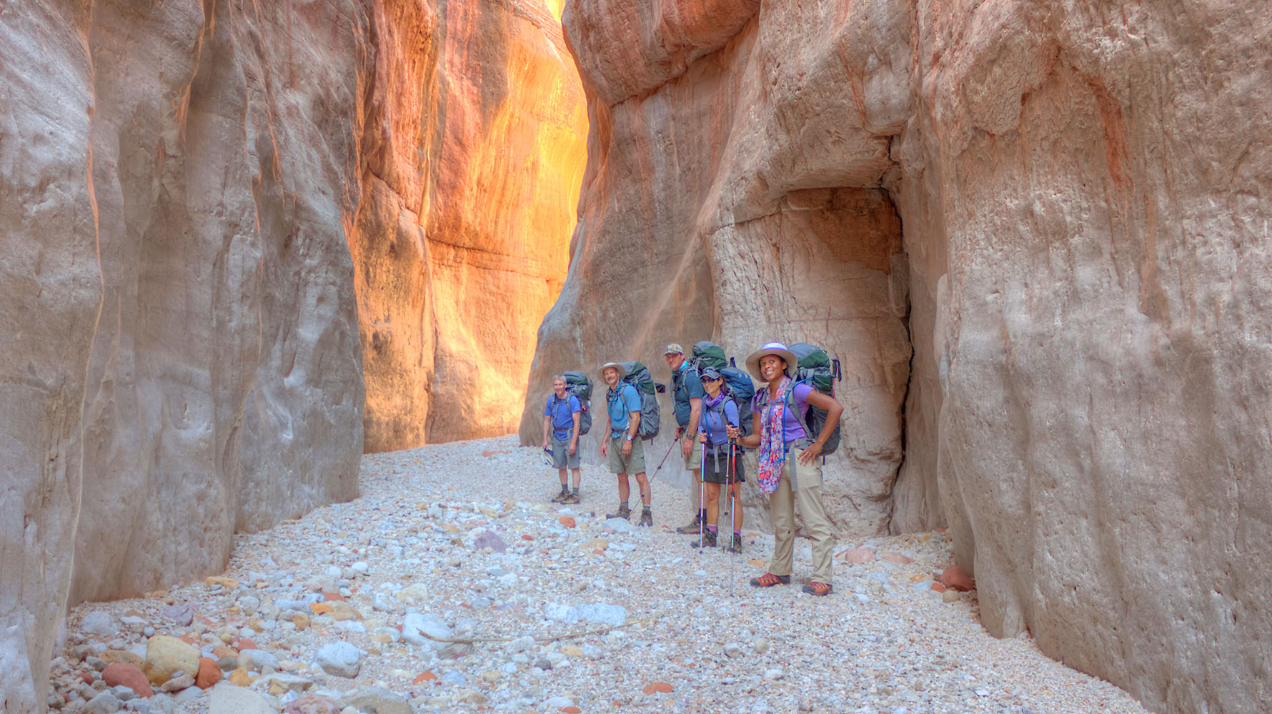 backpacking travel groups