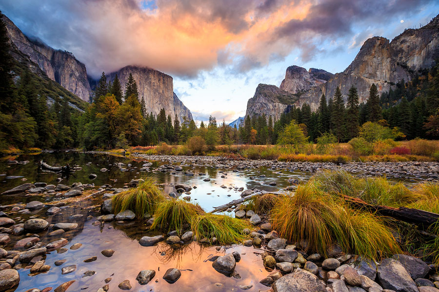 Valley View in Yosemite on a base camping tour