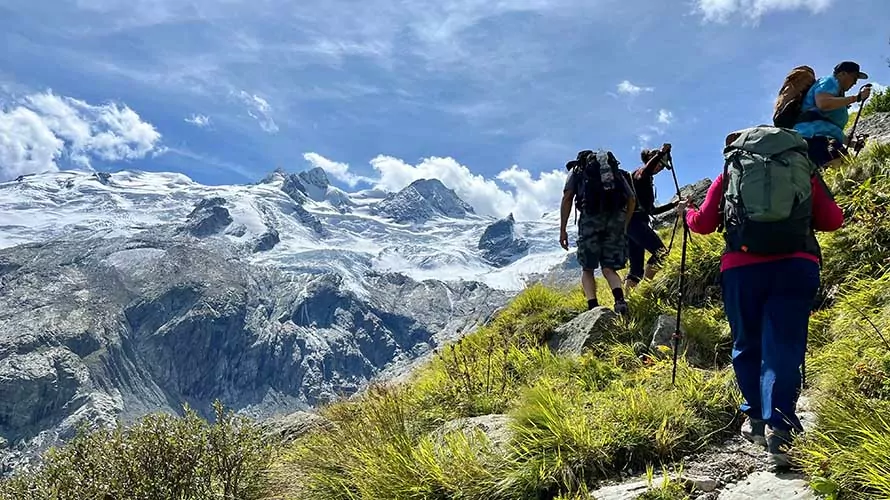 Guided Switzerland Hiking Tour in the Alps