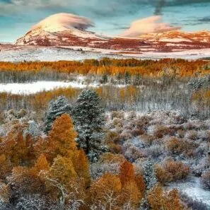 fall colors Yosemite october snow visiting hiking trekking