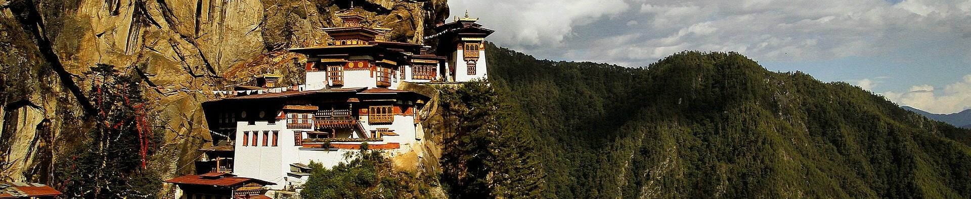 Bhutan hiking and trekking vacations, guided walking tours in Bhutan, Bhutanese culture, dzong, monastery, hiking, walking, mountain, asia, history, culture