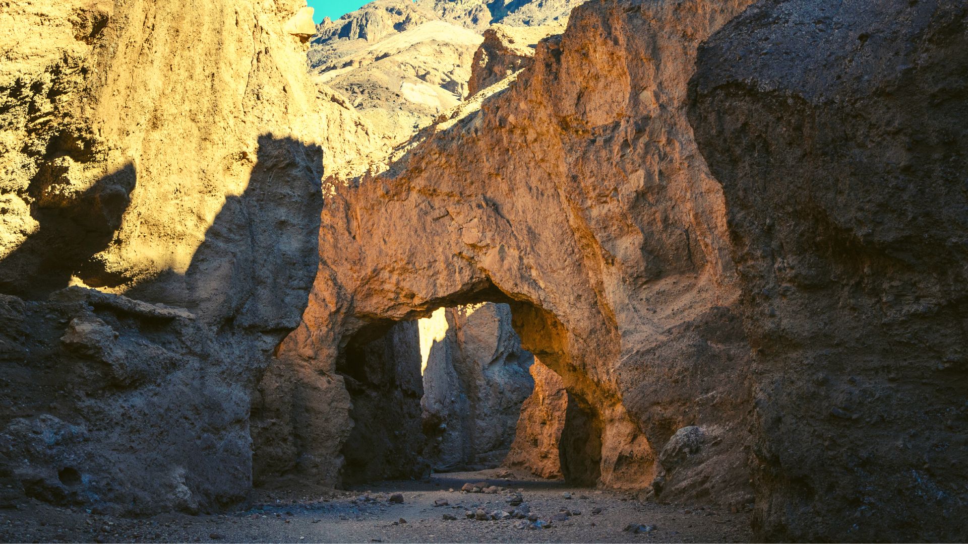 Death Valley natural bridge trail