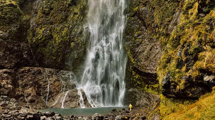 Devil's Punchbowl Waterfall