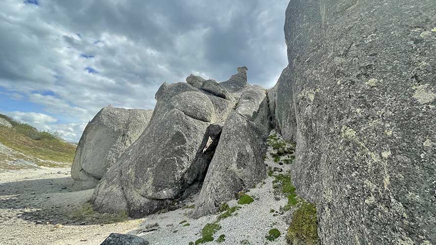 Beautiful rock formations on K'esugi Ridge in Alaska
