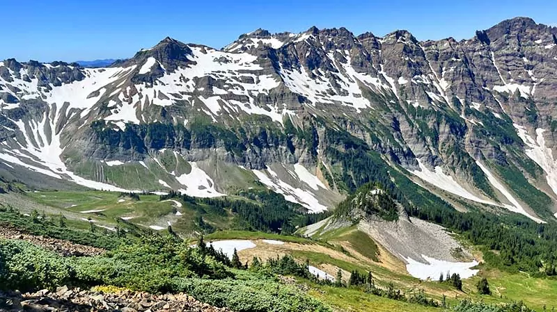 Alpine wonderland of the Goat Rocks Wilderness