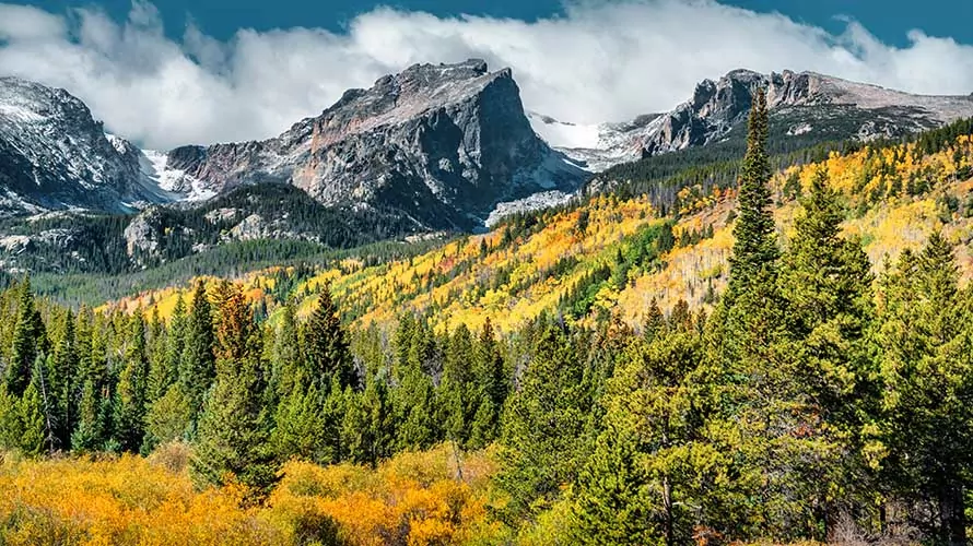 Hallett Peak in Rocky Mountain National Park, Colorado, USA in autumn.