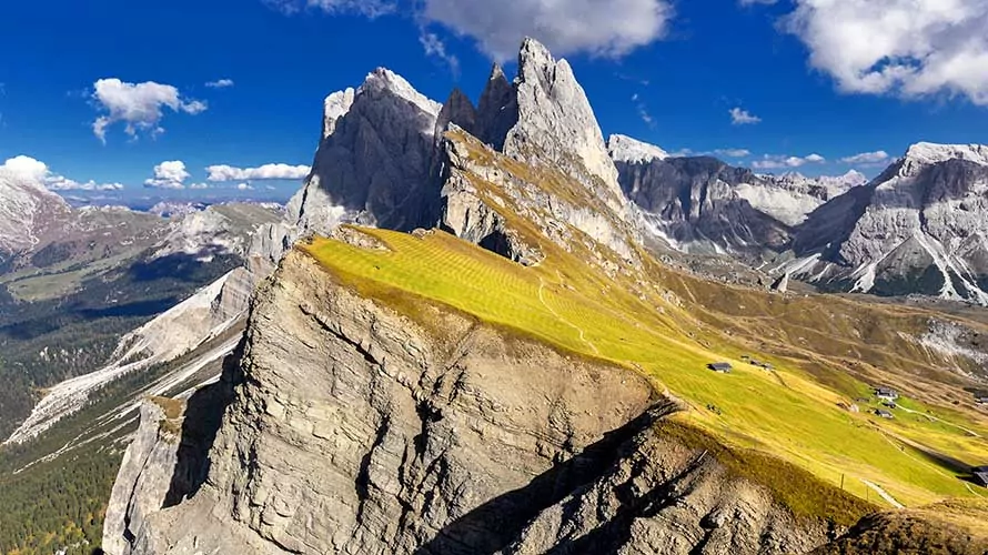 Gruppo delle Odle, view from Seceda. Puez Odle massif in Dolomites mountains, Italy, South Tyrol Alps, Alto Adige, Val Gardena, Geislergruppe
