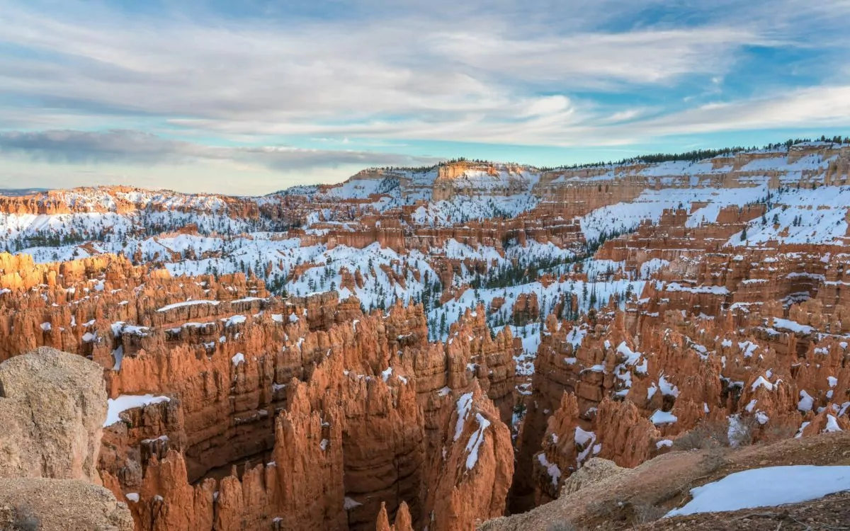 Bryce Canyon snow mountains