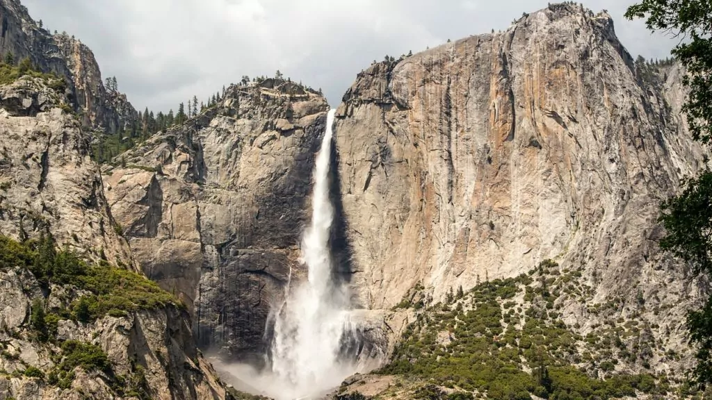 Yosemite waterfall