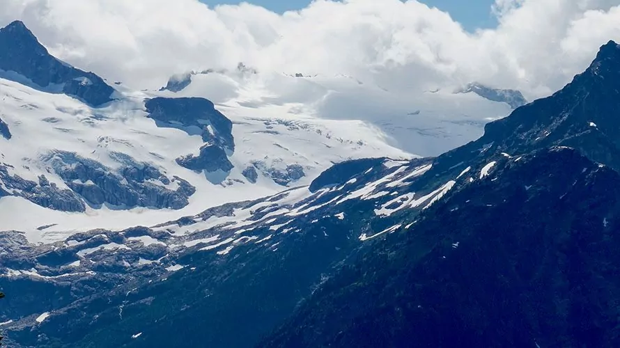 Thunder creek snowy mountai
