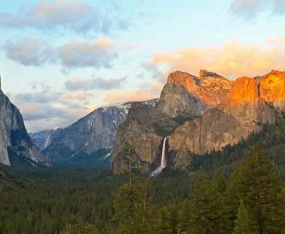 Yosemite mountains in golden light