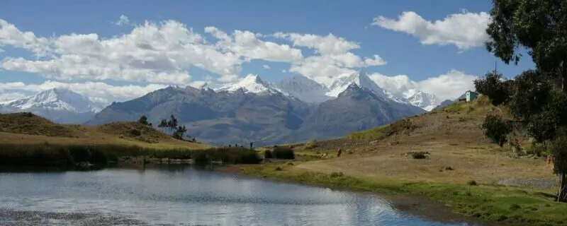 Mountain views from Wilcacocha Lake