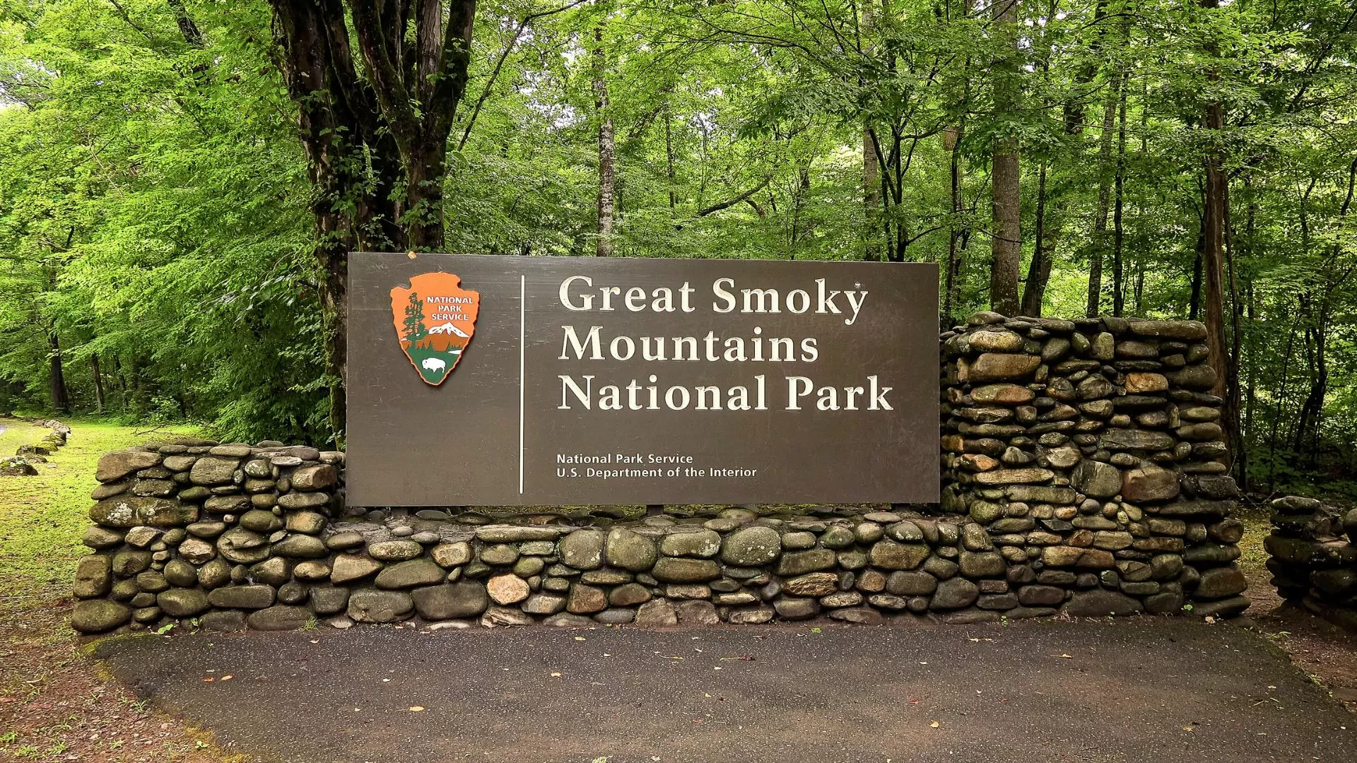 Great smoky mountains national park sign