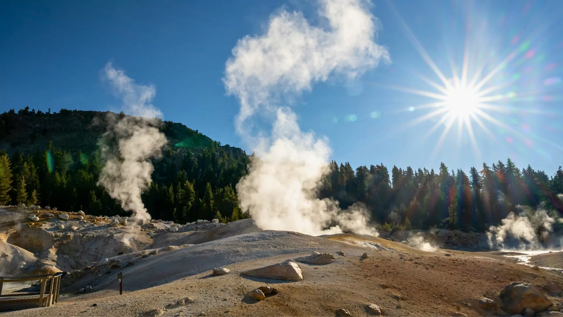 Bumpass hell volcanic national park